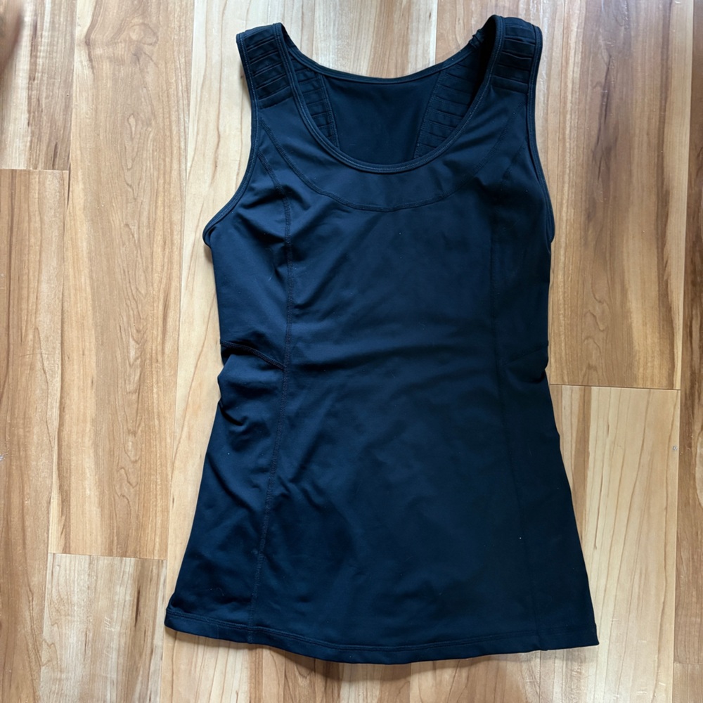 Lululemon Run: Stay On Course Black Tank size 4